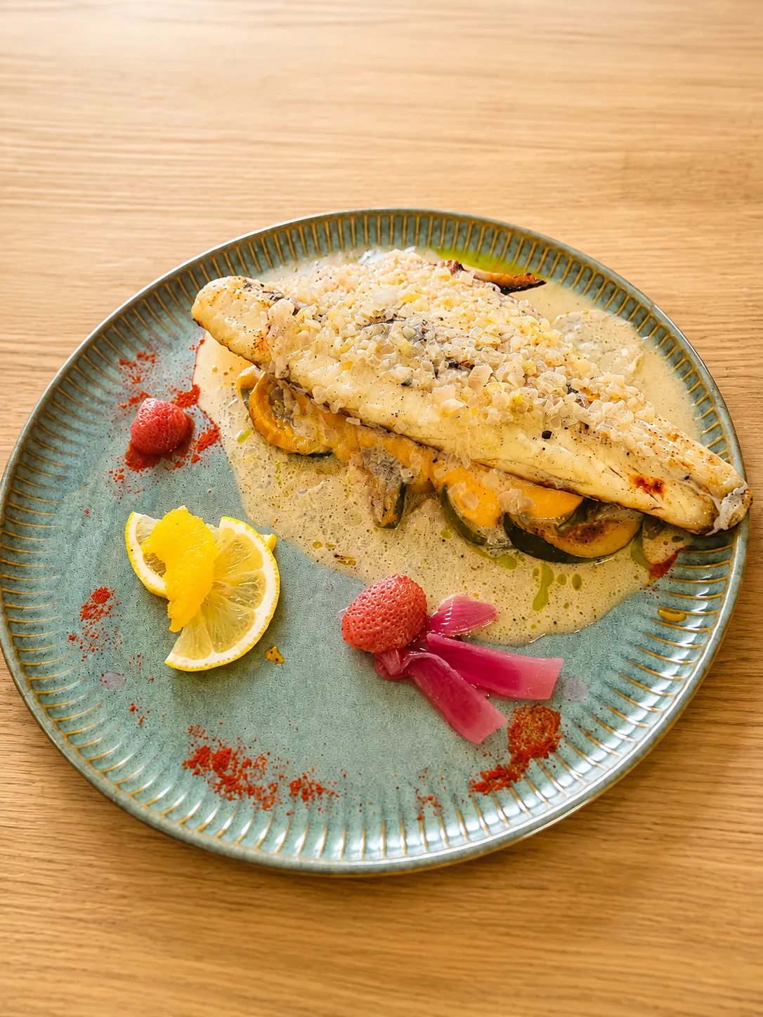 Le poisson du jour du Manuia, sauce beurre blanc et légumes